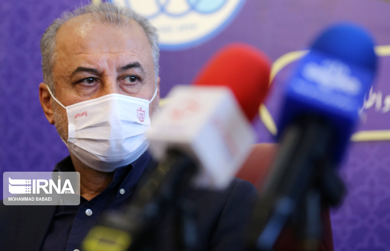 درویش: مسوولان باشگاه تراکتور اشتباه خود را بپذیرند / هفت نفره هم میبردیم