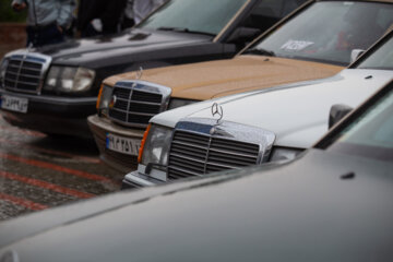 Reunión de Coches Clásicos en Isfahán
