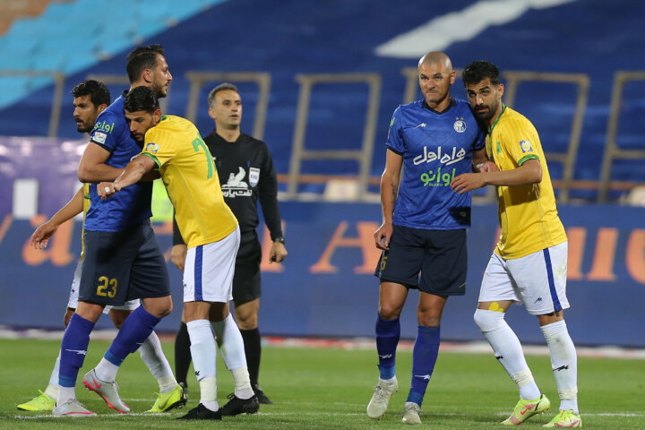 روشن: سرخابیها برای نباختن به زمین میروند/ مجیدی باید به منصوریان احترام میگذاشت