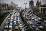ترافیک صبحگاهی بزرگراه‌های تهران/حرکت اکثر خودروها بین خطوط
