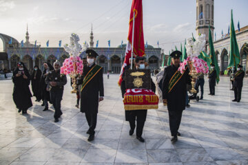 تعویض پرچم مسجد جمکران