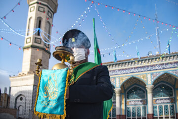 تعویض پرچم مسجد جمکران