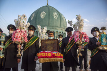 تعویض پرچم مسجد جمکران