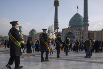 تعویض پرچم مسجد جمکران