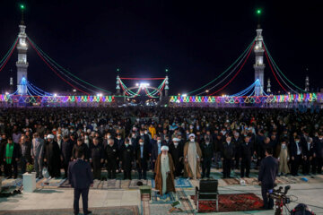 مسجد مقدس جمکران در شب نیمه شعبان