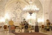 Los turistas nacionales visitan el Palacio Golestán en Teherán  