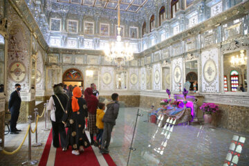 
Norouz 2022: le palais de Golestân attire de nombreux touristes pendant les vacances   
