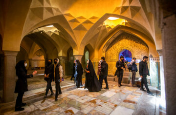 بالغ بر ۱۰ هزار گردشگر  از  بناهای تاریخی اصفهان دیدن کردند