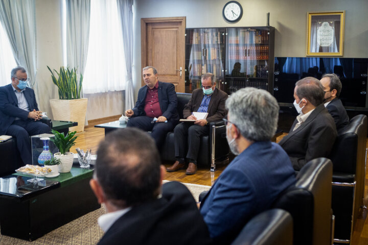 شرکتهای دانشبنیان برای فعالیت در عرصه صعنت چاپ و نشر به میدان بیایند