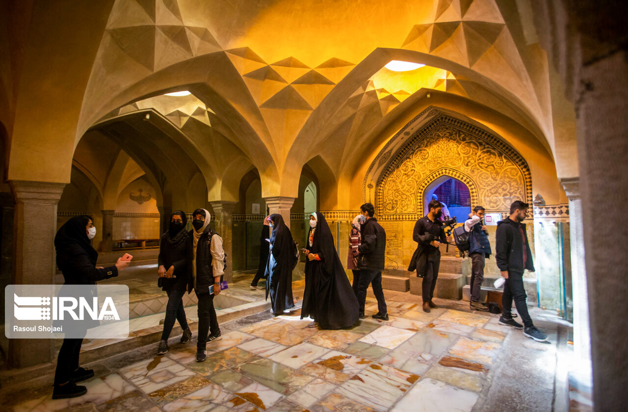 بالغ بر ۱۰ هزار گردشگر  از  بناهای تاریخی اصفهان دیدن کردند