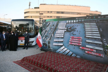 رونمایی از ۱۱۰ دستگاه اتوبوس جدید در مشهد توسط وزیر کشور