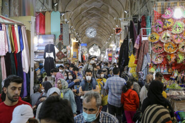 Norouz 2022 en Iran : les voyageurs dans le jardin Eram le Zandieh de Shiraz au sud