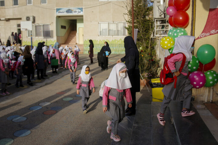 چتر حمایتی همزمان دولت بر کیفیت نظام آموزشی و معیشت فرهنگیان