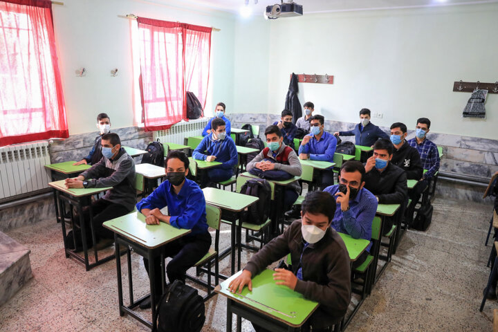 بازگشت ۱۶۴ هزار بازمانده از تحصیل به چرخه آموزش/کمک نیروهای جهادی برای آموزش