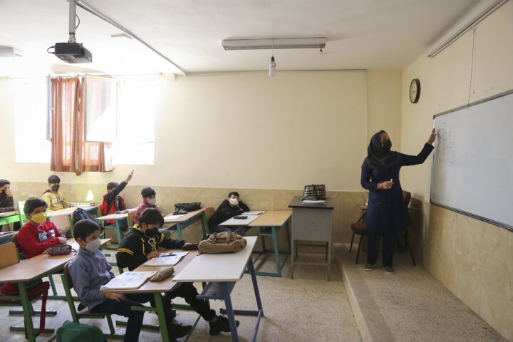 تحقق ماموریت شهید جمهور در آموزش و پرورش/استخدام یک پنجم معلمان و ساخت ۷ هزار مدرسه