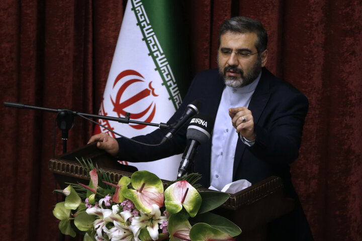 واکنش وزیر ارشاد: نمایشگاه کتاب تهران در مصلی برگزار میشود