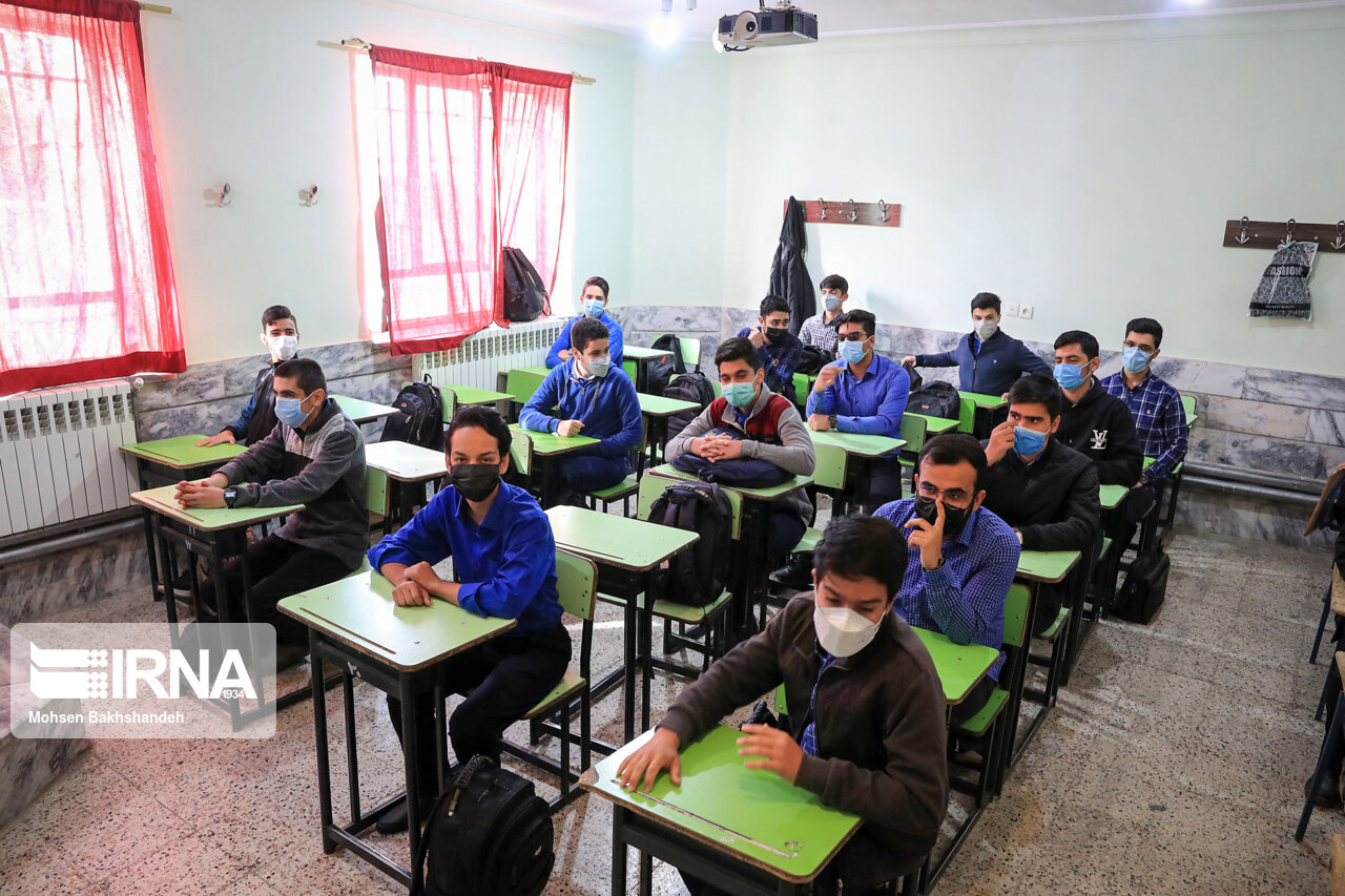 فعالیت برخی مدارس فارس ۲۱ دی با یک ساعت تأخیر آغاز می‌شود