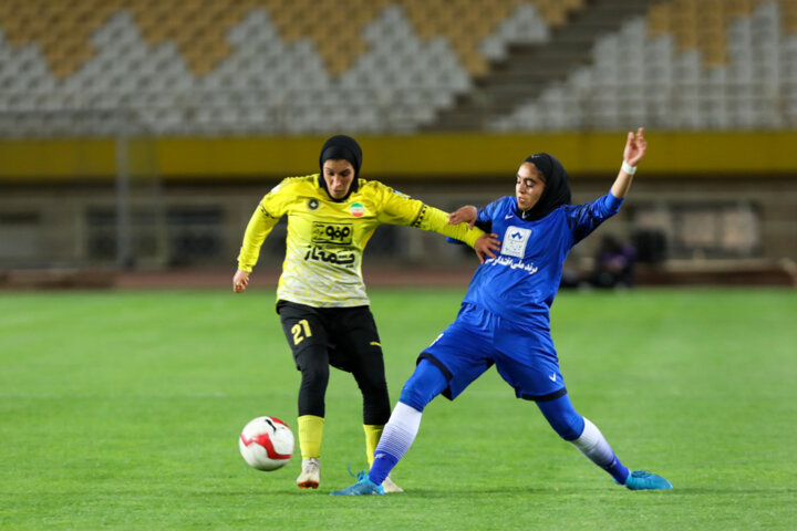 سطح فنی مربیان فوتبال زنان در حد فاجعه؛ داوری بهانه است