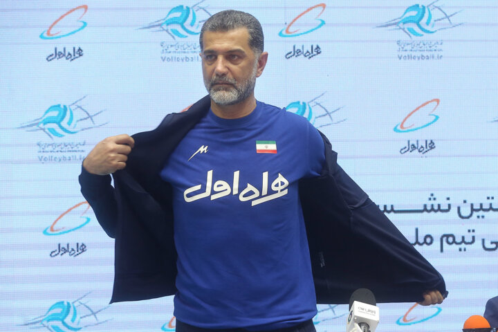 عطایی: باید بازیکنانی را آماده کنیم که در المپیک ۲۰۲۴ بتوانند به تیم ملی کمک کنند/ بازی دوستانه با کانادا را لغو کردم