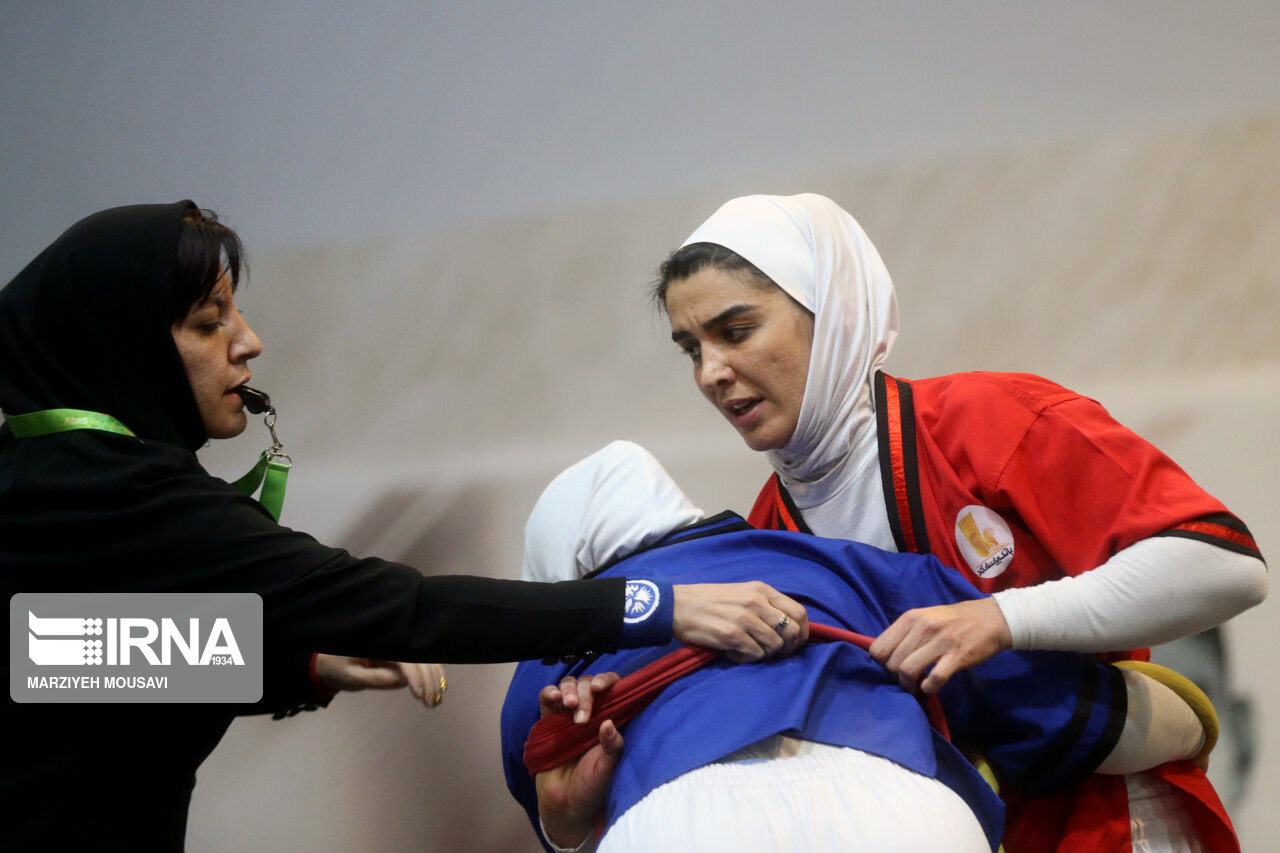 سرمربی کشتی زنان:در مسابقات قهرمانی آسیا قول مدال نمی‌دهم