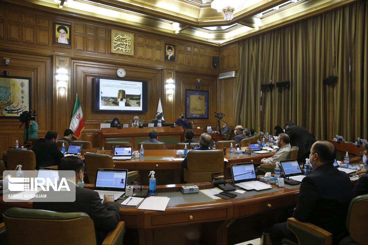 شهردار تهران اسامی مدیران شهری که سفرهای خارجی رفتند را اعلام کند