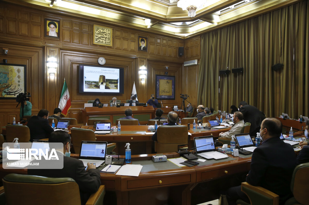 مدیران سابق شهرداری، نیروها را با افتخار تعدیل میکردند / بزرگترین معضل شهری تهران از نگاه یک عضو شورا