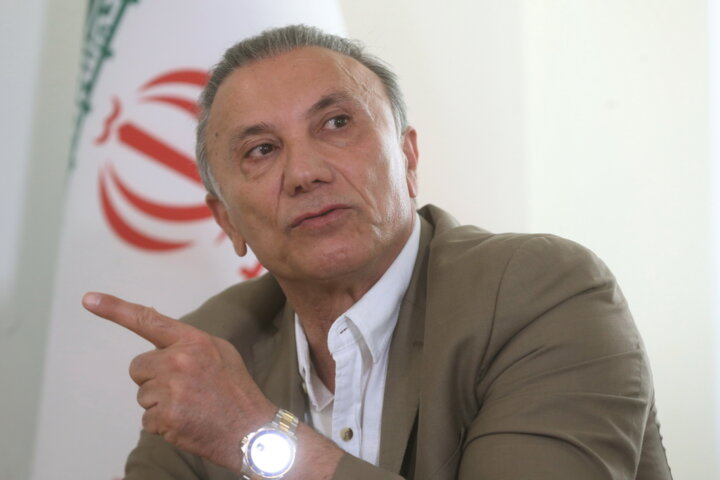 گسترش فساد با افزایش ۳۰۰درصدی قرارداد فوتبالیست ها در روز تاریخ سازی بانوان تکواندو