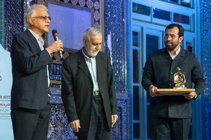 چهرههای برگزیده انقلاب در هنرهای تجسمی تجلیل شدند / دعوت از مردم برای حفظ بافتهای تاریخی 3
