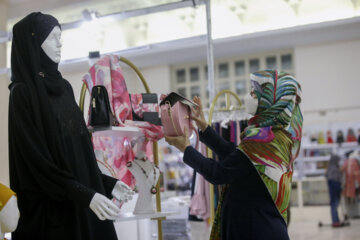 نمایشگاه قرآن، سکوی پرش نمادهای حجاب است
