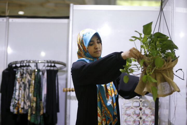 169600829 نمایشگاه قرآن، سکوی پرش نمادهای حجاب است/ هدیه به حجاب اولیها