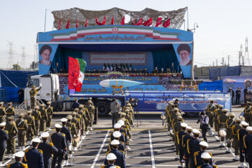 La celebración del Día Nacional del Ejército en Teherán
