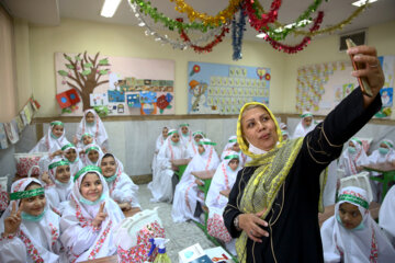 Iran-Ramadan 2023 : célébrations pour le début du jeûne des jeunes filles et garçons 