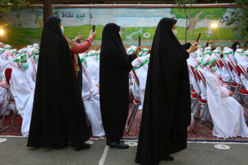 Iran-Ramadan 2023 : célébrations pour le début du jeûne des jeunes filles et garçons 