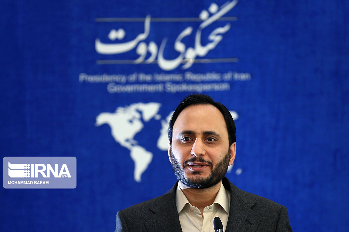 بهادری جهرمی: واردات خودرو آزاد شد