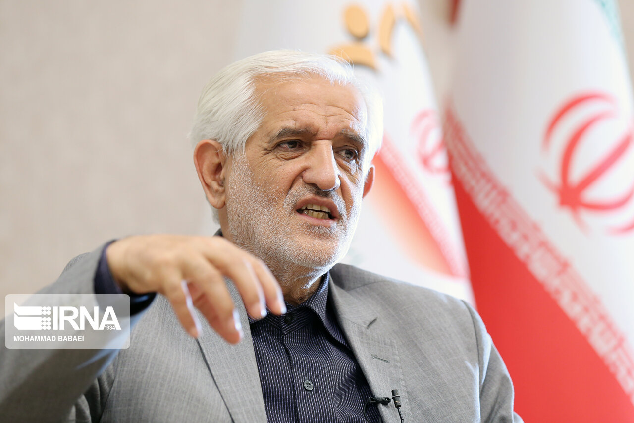 وجود زباله گردها و کتفیها از معضلات شهر تهران است