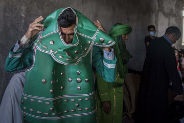 تمرین تعزیه در بخش احمدی شهرستان حاجی آباد استان هرمزگان