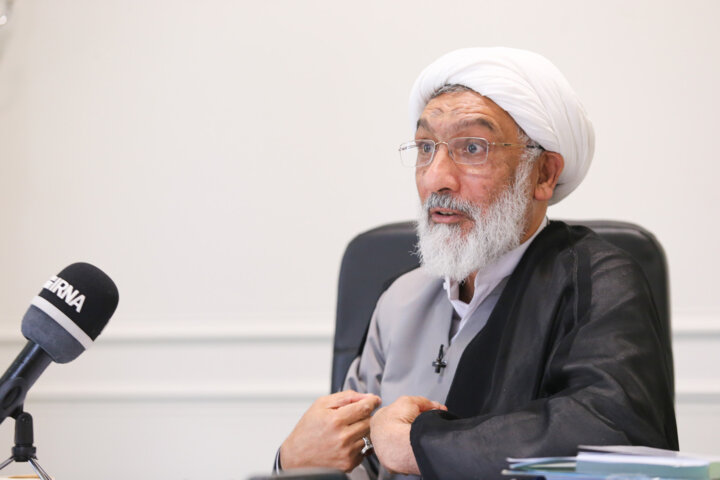 دولت کشور را در شرایط سختی اداره میکند/ هنوز با منافقین تسویه حساب نکردهایم