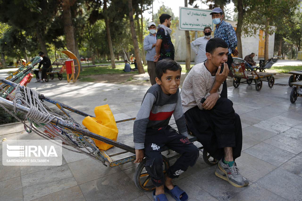 خانوادهای بدون دختر که هشت بار جهیزیه اهدایی گرفت / پرداخت مالیات برای کار خیر 3