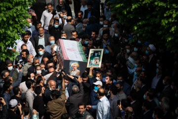 پیکر «نادر طالب زاده» مستندساز، مجری و تهیه کننده تلویزیون صبح یکشنبه (۱۱ اردیبهشت ۱۴۰۱) از مقابل مسجد بلال سازمان صدا و سیما تشییع  شد