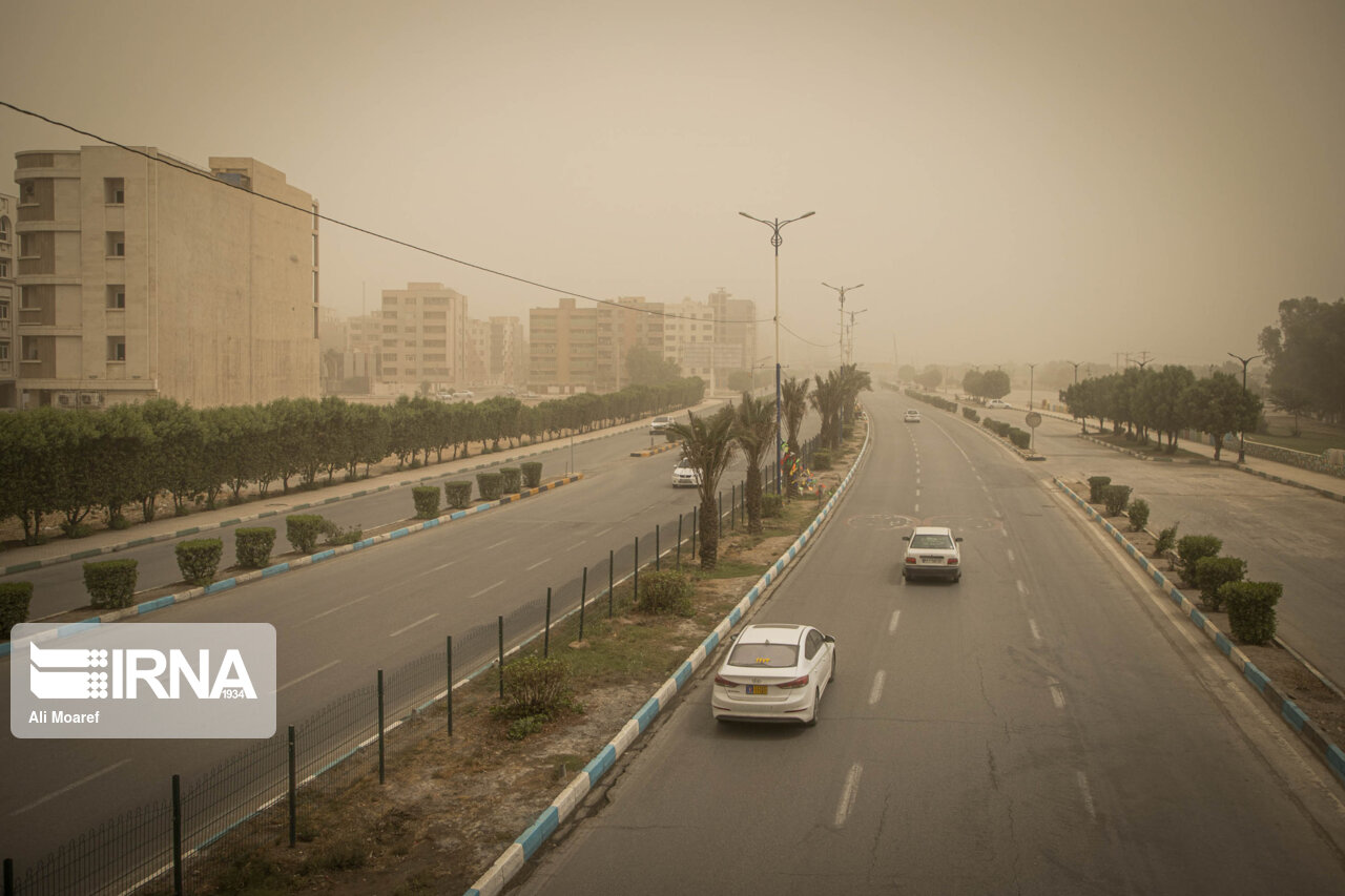 تعطیلی ادارات خوزستان در روز سه شنبه به دلیل تداوم ریزگردها