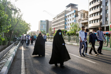 نماز عید فطر در اطراف دانشگاه تهران