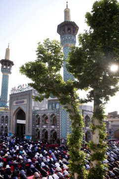 La oración del Eid al-Fitr en el mausoleo del Imamzade Salih 