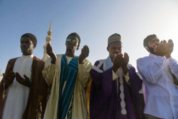 اقامه نماز عید فطر- مسجد جمکران