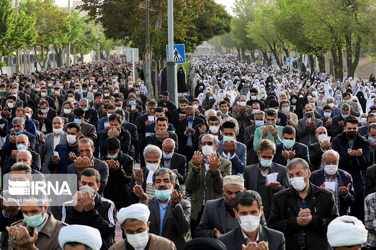 امامان جمعه خراسان رضوی: وحدت و توجه به محرومان از آموزه‌های رمضان است