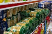 رییس اتحادیه سوپرمارکت‌داران: کاهش ۵۰ درصدی قدرت خرید مردم کذب است