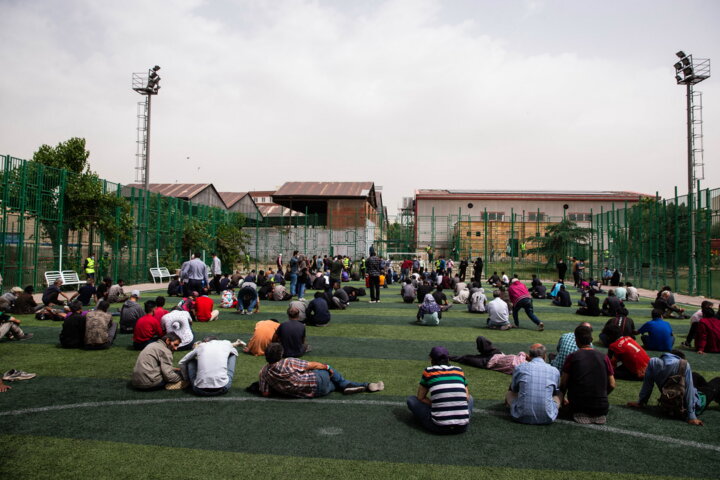 در این خانهها را باید گِل گرفت