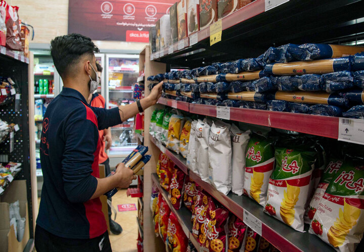 شرایط عادی در فروشگاهها/ همه اقلام کالاهای اساسی به راحتی در دسترس است