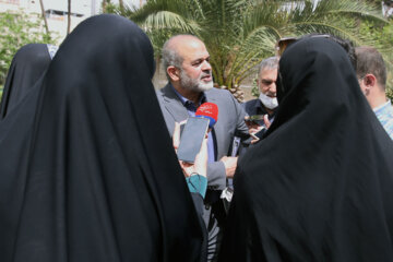  «احمد وحیدی» وزیر کشور صبح چهارشنبه  (۲۱ اردیبهشت ۱۴۰۱) در حاشیه هیات دولت یه سوالات خبرنگاران پاسخ داد 