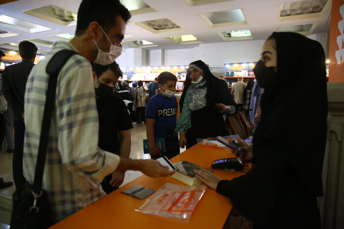 نمایشگاه ۳۳؛ کیفکردن در پیکنیک کتاب