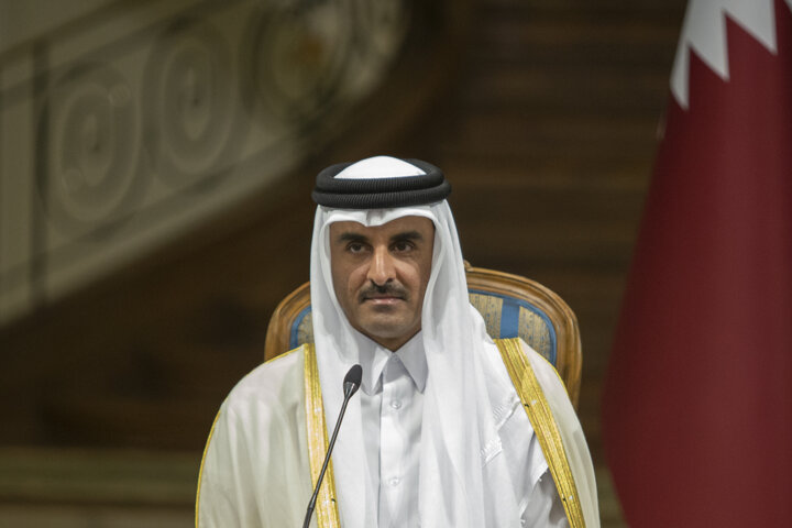 امیر قطر پس از ۵ سال به امارات رفت